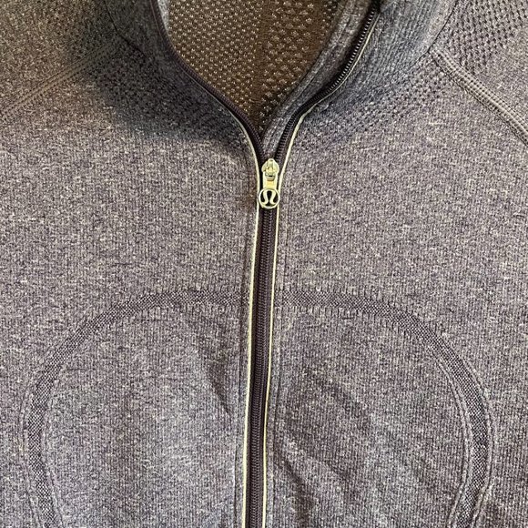 Lululemon Swiftly Tech LS 1/2 Zip: Size 6 - Picture 4 of 5